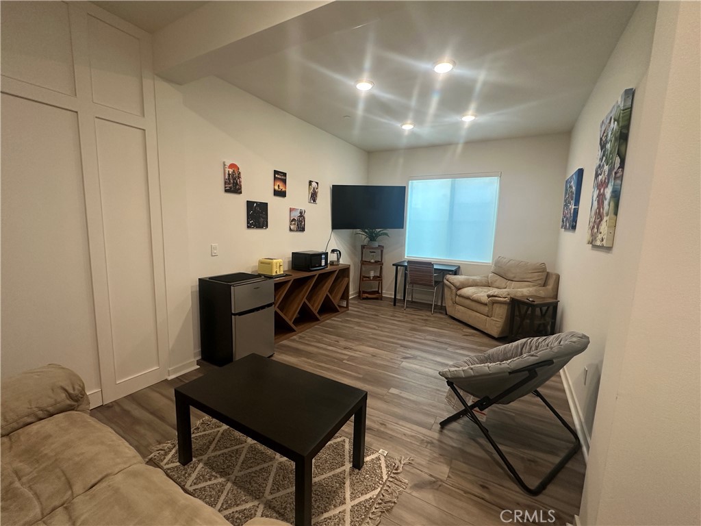 Residential Lease for rent at , Ontario CA featuring 1 bed and 1 bath