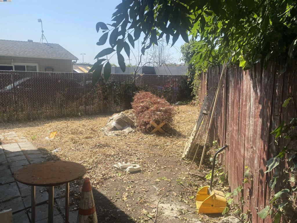 Residential for sale at 16557 E 14th Street, San Leandro CA featuring 2 beds and 1 bath