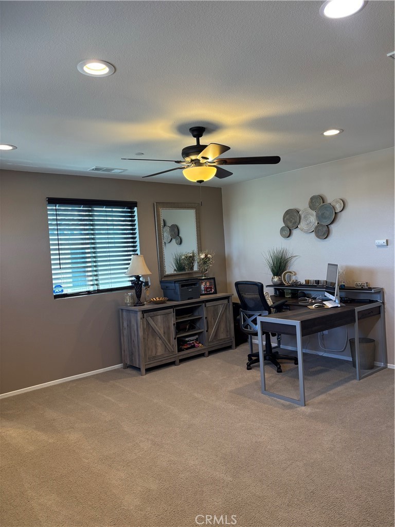 Residential Lease for rent at 2534 Mapleleaf, Palmdale, Los Angeles County CA featuring 4 beds and 4 baths