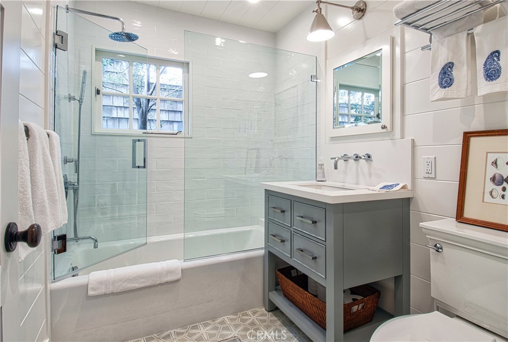 Residential Lease for rent at 2516 Vista Drive, Newport Beach CA featuring 4 beds and 3 baths