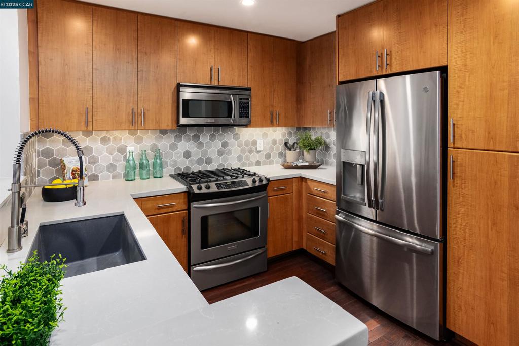 Residential for sale at 438 438 W Grand Ave 528, Oakland CA featuring 2 beds and 2 baths