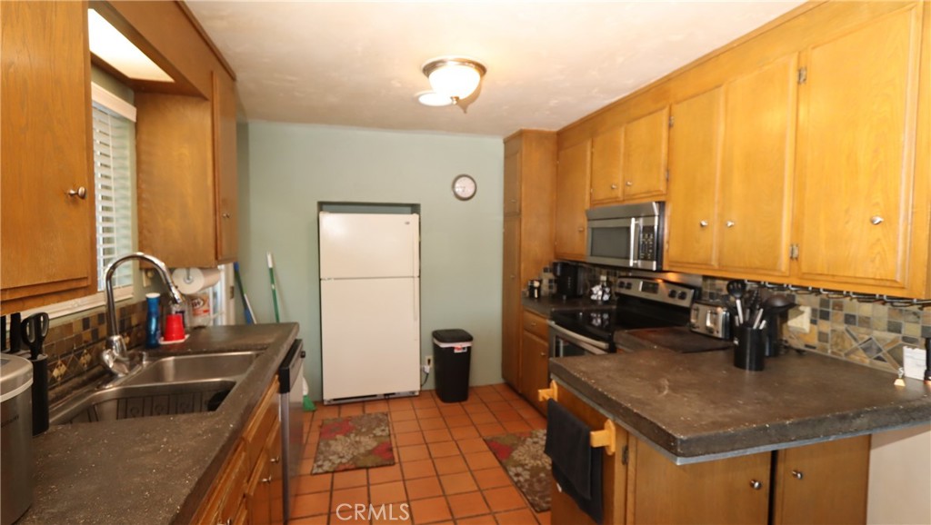 Residential for sale at 11420 North Drive, Clearlake CA featuring 6 beds and 3 baths