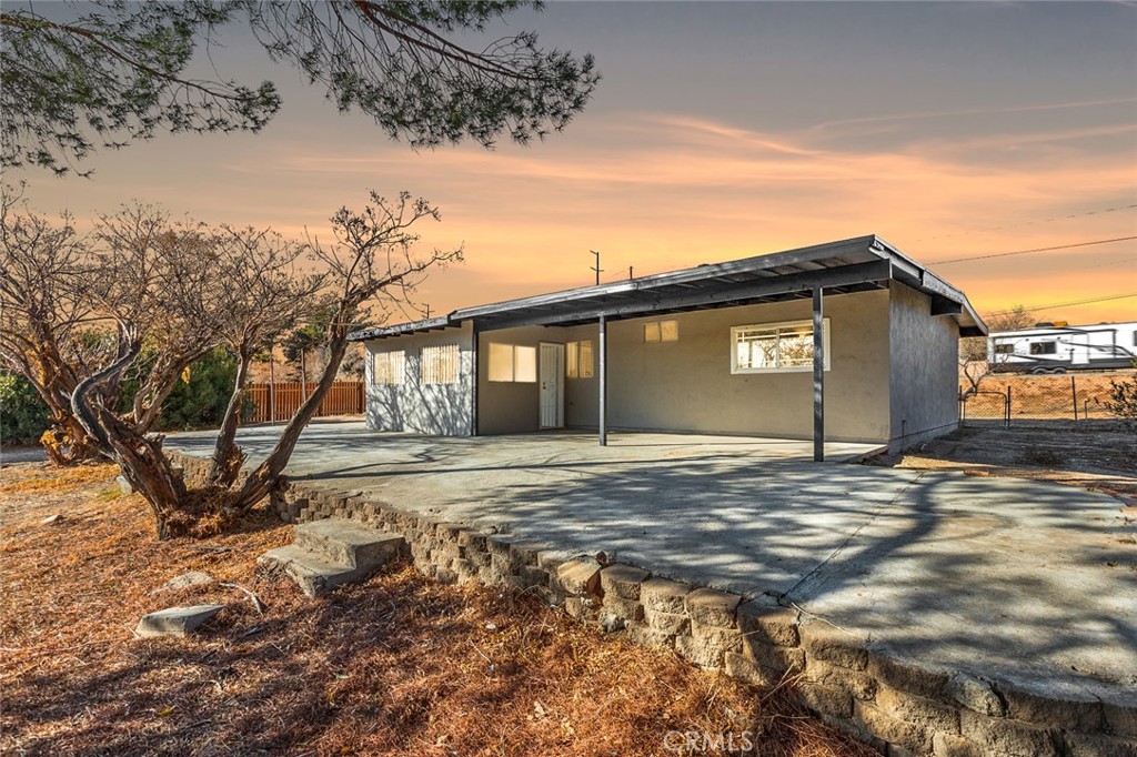 Residential for sale at 19223 Rocksprings Road, Hesperia CA featuring 3 beds and 1 bath