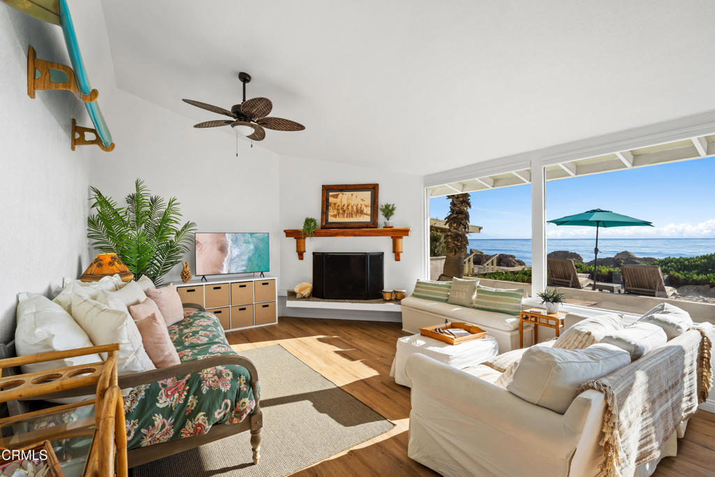 Residential Lease for rent at 3048 Solimar Beach Drive, Ventura CA featuring 2 beds and 2 baths