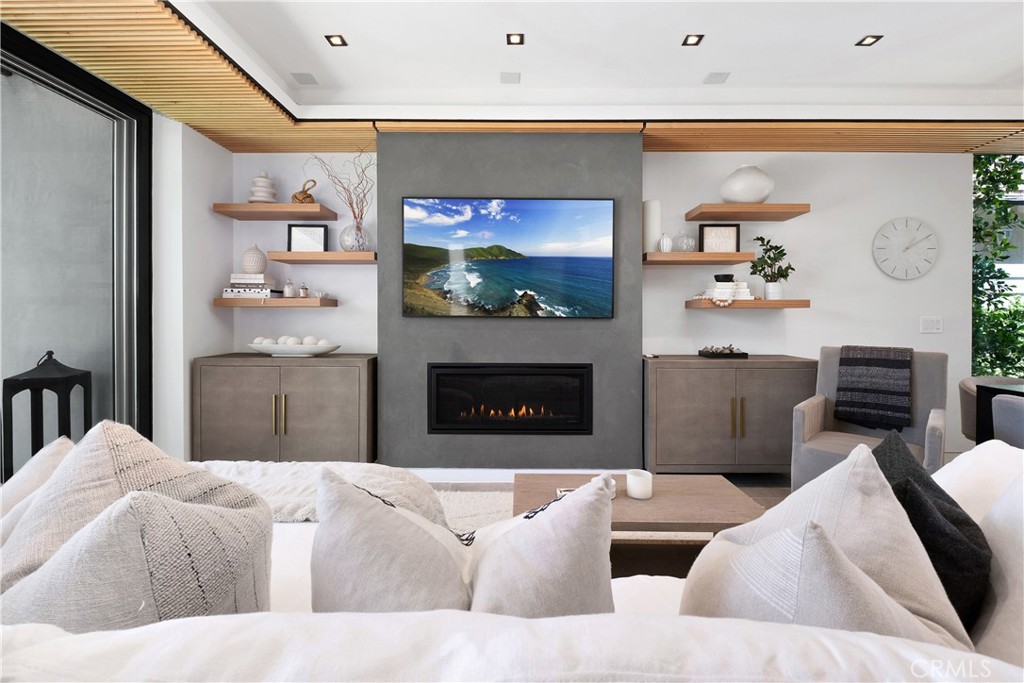 Residential for sale at 426 Marguerite, Corona Del Mar, Orange CA featuring 4 beds and 4 baths