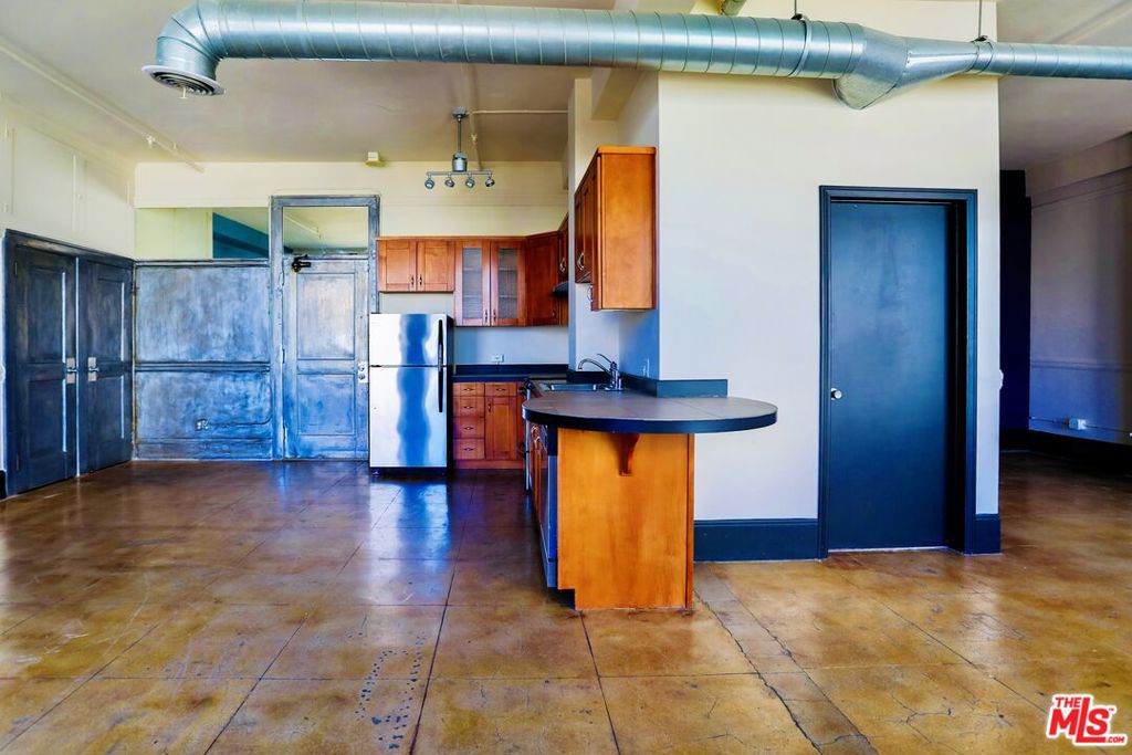 Residential for sale at 108 W 2nd Street 701, Los Angeles CA and 1 bath