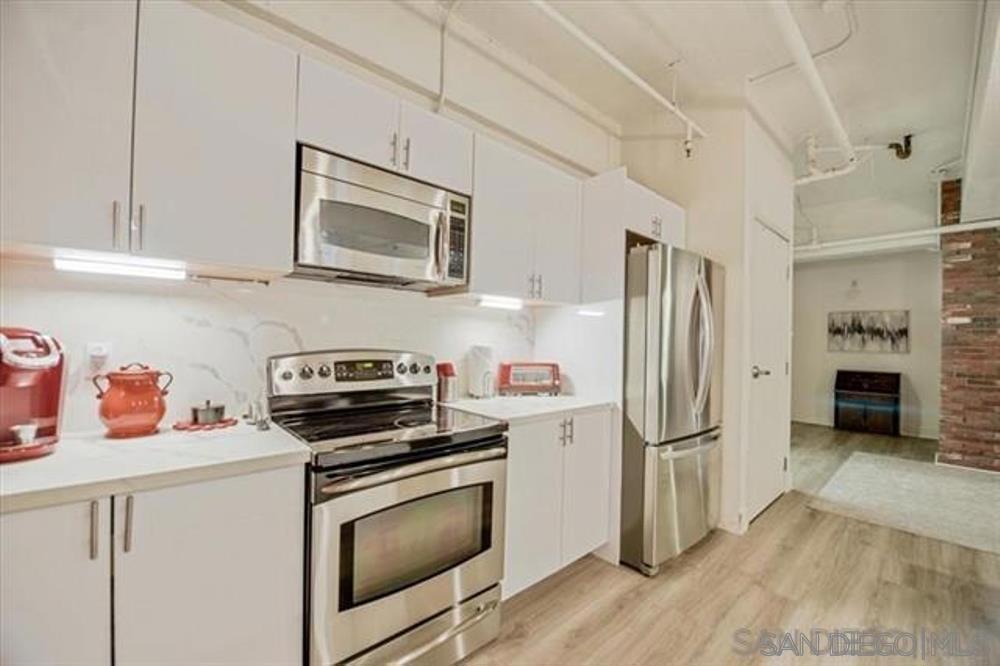 Residential for sale at 950 6th Ave 211, San Diego CA featuring 2 beds and 1 bath