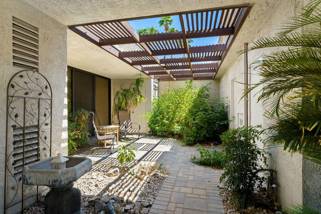 Residential Lease for rent at 140 Columbia Drive, Rancho Mirage CA featuring 3 beds and 3 baths