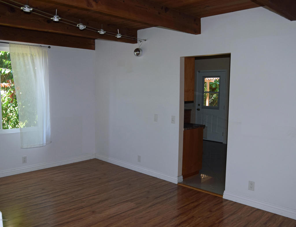 Residential Lease for rent at 595 Racquet Club Lane, Thousand Oaks CA featuring 3 beds and 2 baths