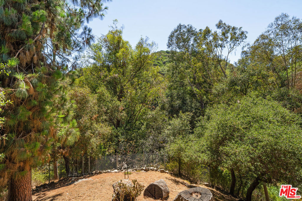 Residential Lease for rent at 8301 Lookout Mountain Avenue, Los Angeles, Los Angeles County CA featuring 3 beds and 2 baths