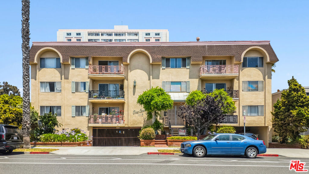 Residential Income for sale at 1117 6th Street, Santa Monica CA featuring 36 beds and 45 baths