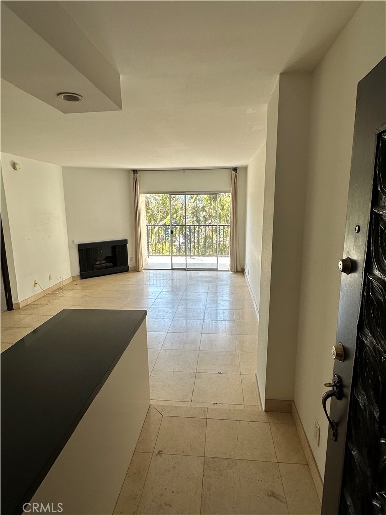 Residential Lease for rent at 3949 Los Feliz Boulevard 302, Los Angeles, Los Angeles County CA featuring 1 bed and 1 bath