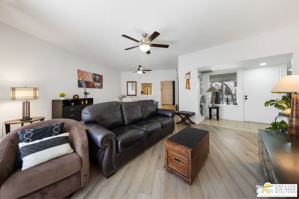 Residential for sale at 68513 Calle Alcazar, Cathedral City CA featuring 2 beds and 2 baths