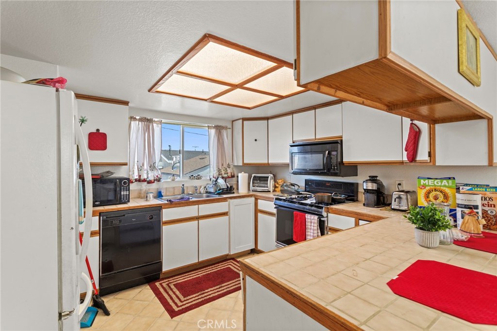 Residential for sale at 3918 W 118th Place 8, Hawthorne CA featuring 3 beds and 3 baths