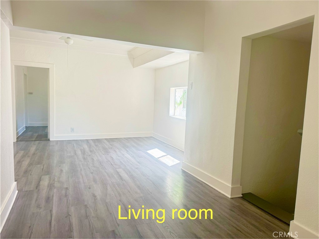 Residential Lease for rent at 206 w 52nd Pl, Los Angeles, Los Angeles County CA featuring 4 beds and 2 baths