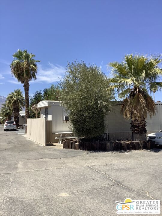 Manufactured In Park for sale at 70875 Dillon Road 86, Desert Hot Springs CA featuring 3 beds and 1 bath
