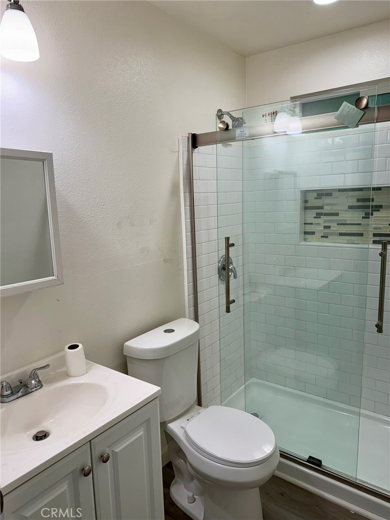 Residential Lease for rent at 1816 W 22nd Street, Los Angeles, Los Angeles County CA featuring 2 beds and 1 bath