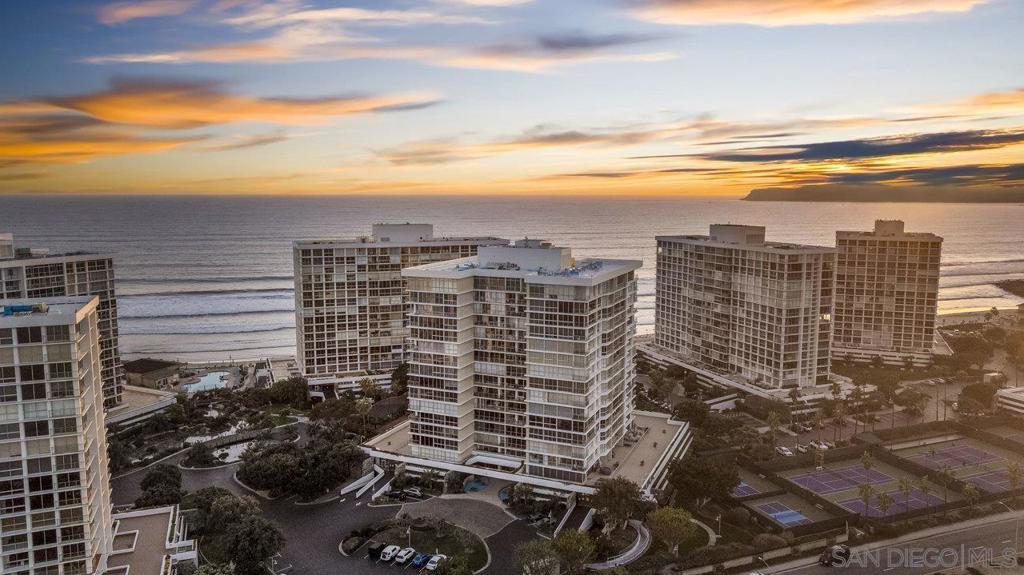 Residential Lease for rent at 1750 Avenida Del Mundo 904, Coronado CA featuring 3 beds and 3 baths