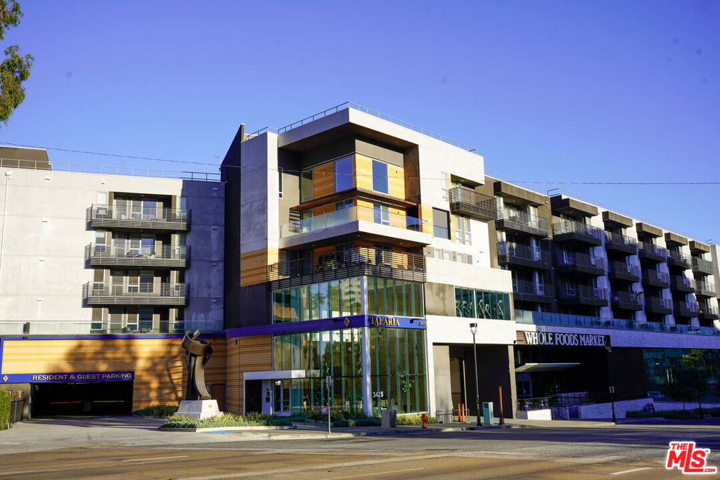 Residential Lease for rent at 3425 W OLIVE Avenue 410, Burbank CA featuring 1 bed and 1 bath