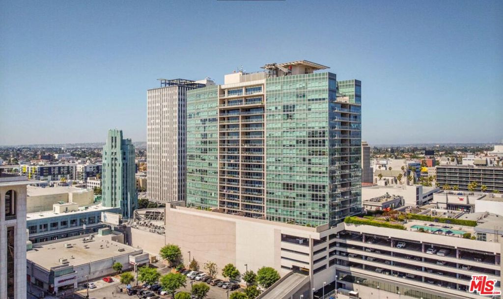 Condominium for sale at 3785 Wilshire Boulevard 1709, Los Angeles, CA featuring 2 beds and 2 baths