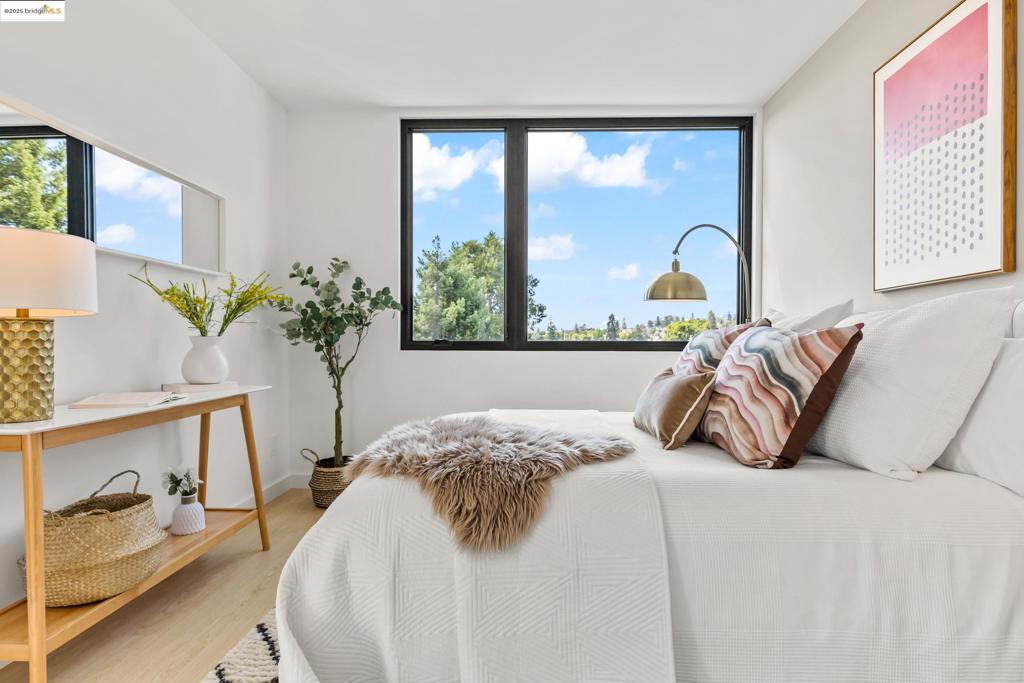 Residential for sale at 4033 Park Blvd., Oakland CA featuring 3 beds and 2 baths