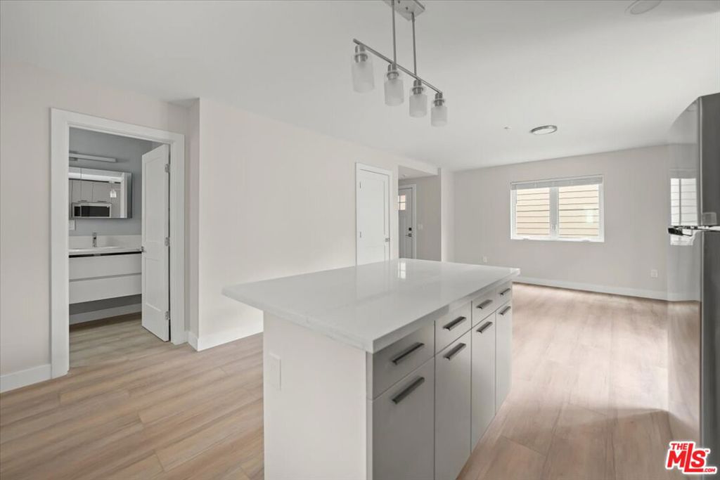 Residential Lease for rent at 1317 Punta Gorda 10, Santa Barbara CA featuring 2 beds and 3 baths