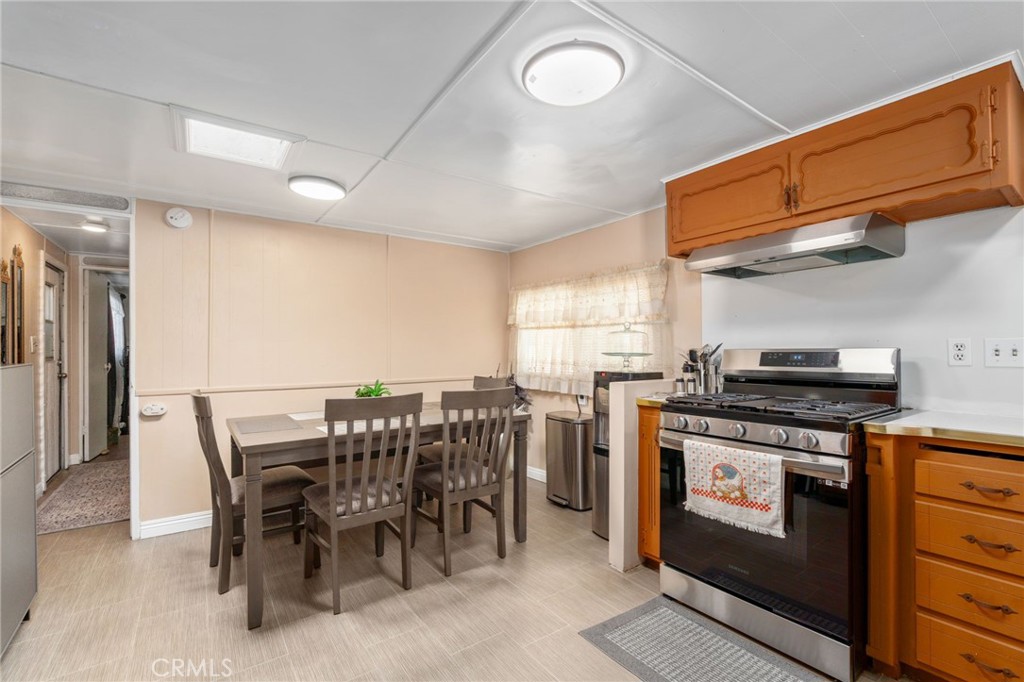 Manufactured In Park for sale at 17455 Marygold, Bloomington CA featuring 1 bed and 1 bath