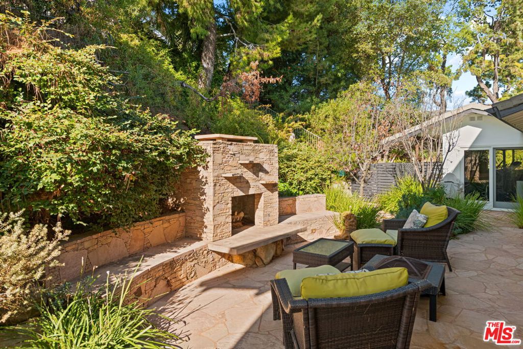 Residential Lease for rent at 2601 Cordelia Road, Los Angeles, Los Angeles County CA featuring 4 beds and 4 baths