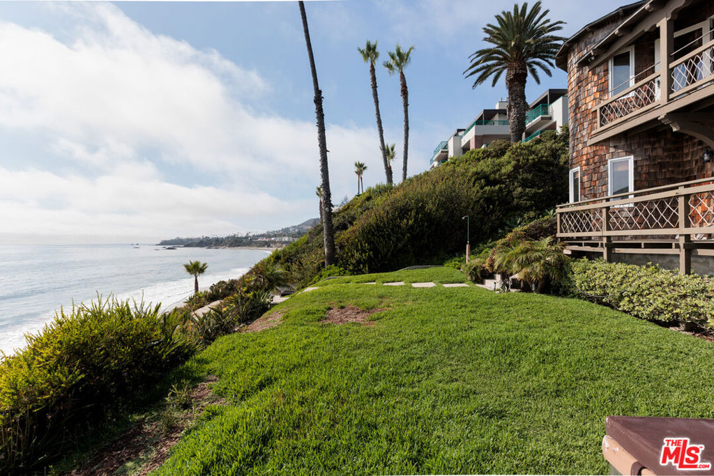 Residential Lease for rent at 629 S Coast Highway 627, Laguna Beach CA featuring 4 beds and 4 baths