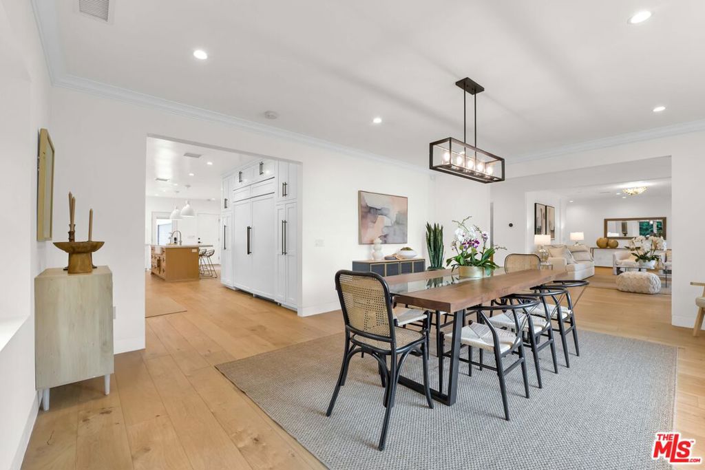 Residential for sale at 602 S Lucerne Boulevard, Los Angeles CA featuring 5 beds and 6 baths