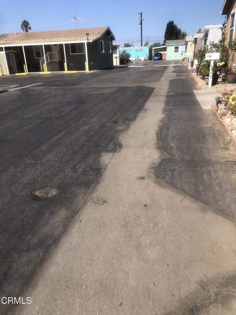 Manufactured In Park for sale at 2143 Cardinal Avenue 2143, Oxnard CA featuring 2 beds