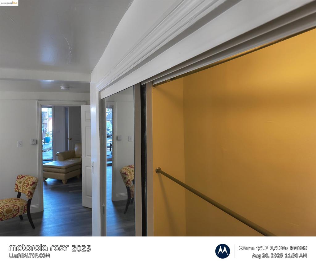 Residential Lease for rent at 2820 LINDEN ST, Oakland CA featuring 1 bed and 1 bath