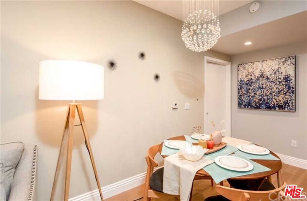 Residential Lease for rent at 2939 Leeward Avenue 418, Los Angeles, Los Angeles County CA featuring 1 bed and 2 baths