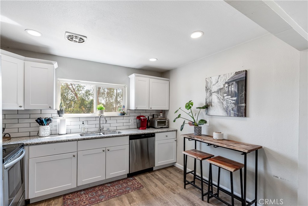 Residential for sale at 3520 N Bethel Avenue, Sanger CA featuring 3 beds and 1 bath