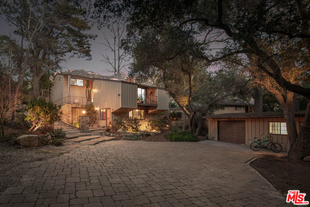 Residential for sale at 886 Camino Colibri, Calabasas CA featuring 4 beds and 4 baths