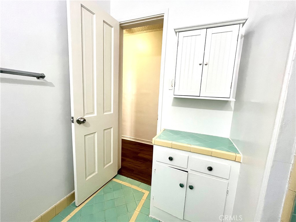 Residential Lease for rent at 271 S Spalding Drive C, Beverly Hills, Los Angeles County CA featuring 1 bed and 1 bath