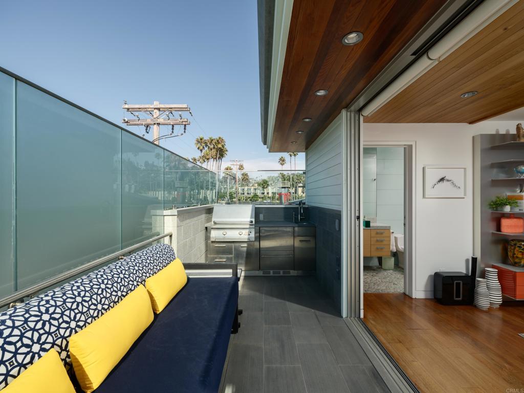 Active for sale at La Jolla, CA, La Jolla, CA CA and 5 baths