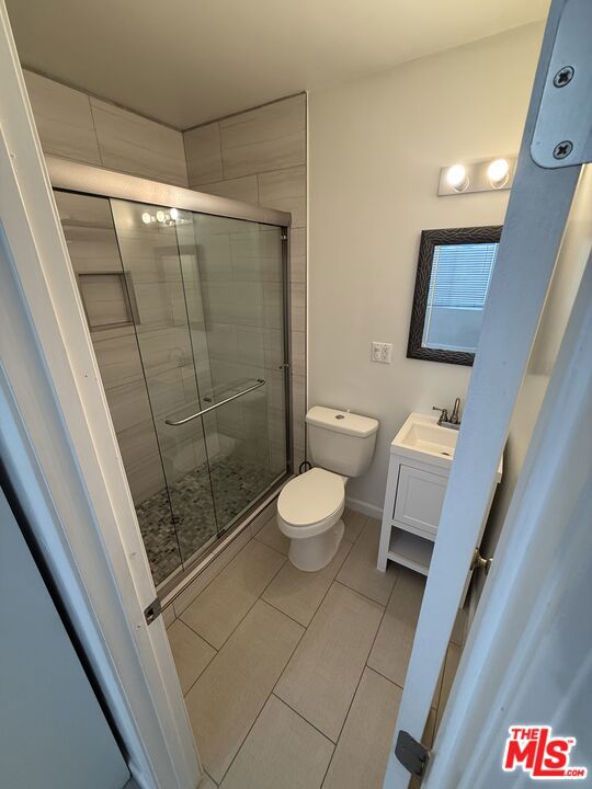 Residential Lease for rent at , Los Angeles, Los Angeles County CA featuring 2 beds and 2 baths