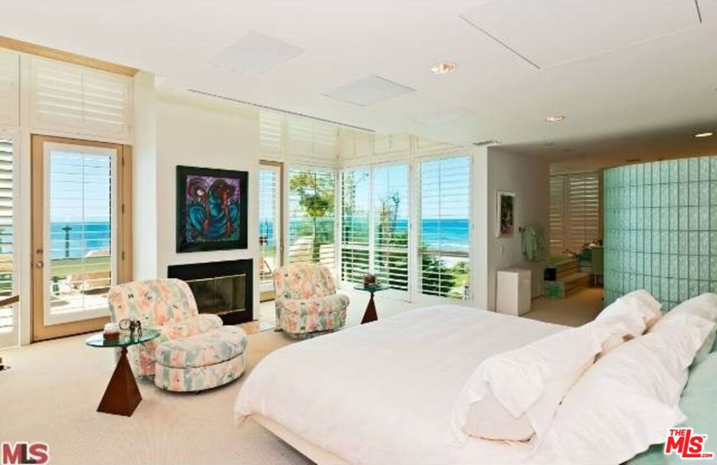 Residential Lease for rent at 31709 SEA LEVEL Drive, Malibu CA featuring 6 beds and 5 baths