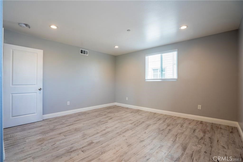Residential Lease for rent at 2125 S West View Street, Los Angeles, Los Angeles County CA featuring 6 beds and 5 baths