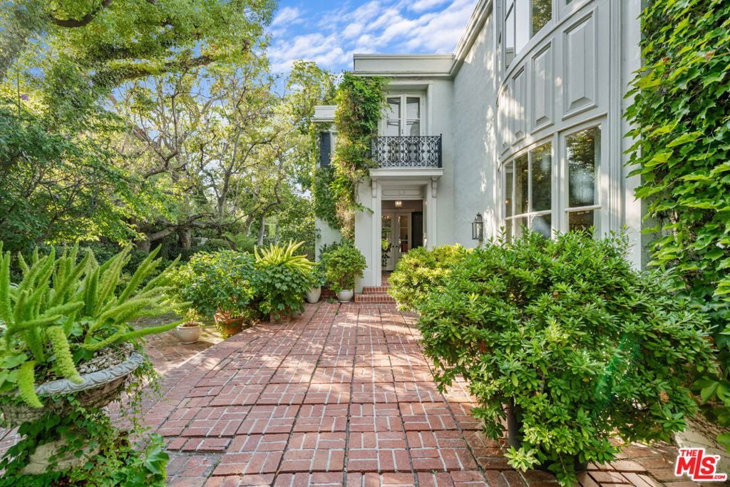 Residential for sale at 1110 Benedict Canyon Drive, Beverly Hills CA featuring 5 beds and 6 baths