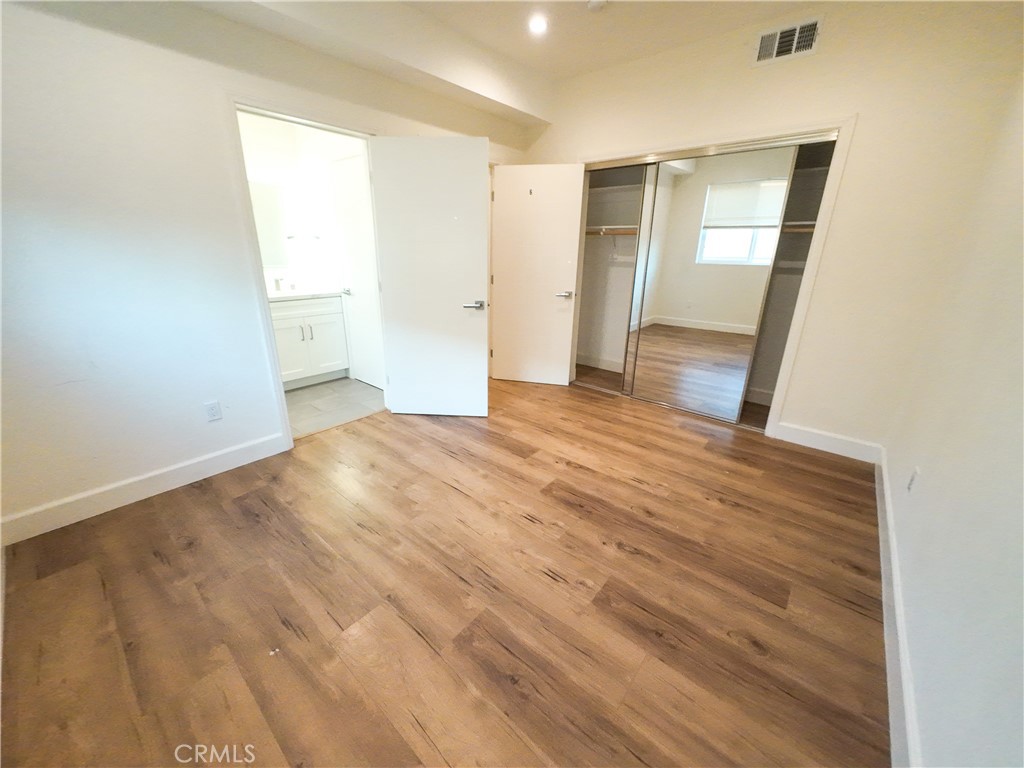 Residential Lease for rent at 117 E 29th Street 115 1/2, Los Angeles, Los Angeles County CA featuring 4 beds and 4 baths