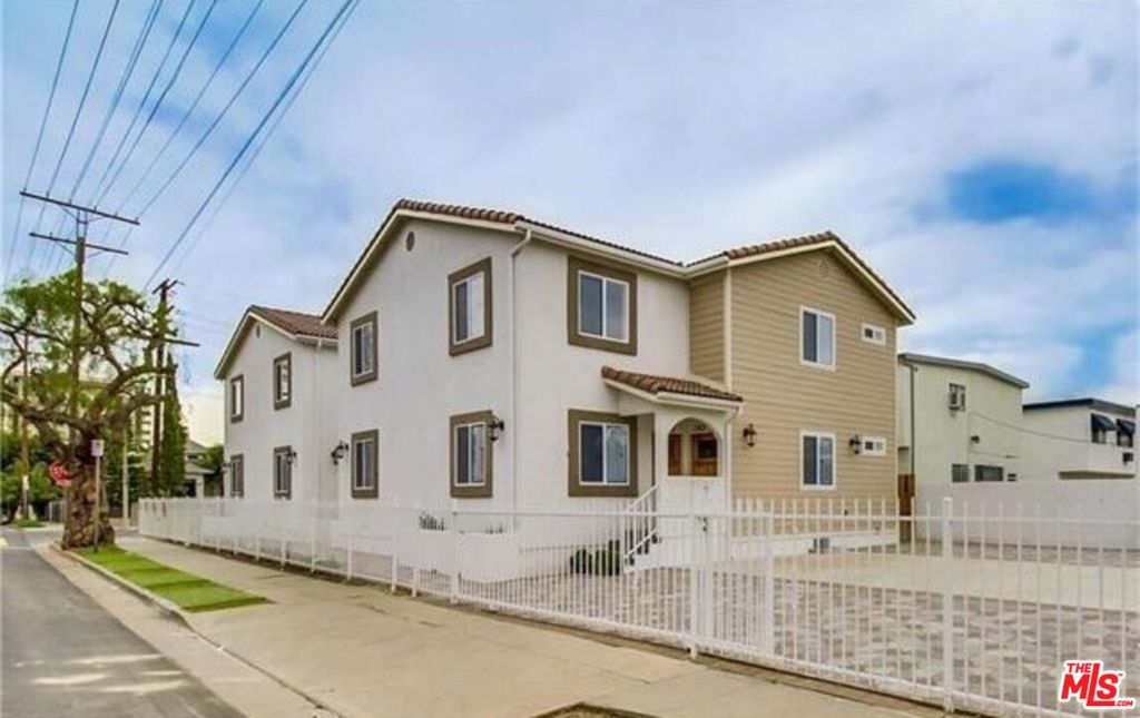 Residential Lease for rent at 1203 1/2 S Catalina Street, Los Angeles, Los Angeles County CA featuring 3 beds and 2 baths