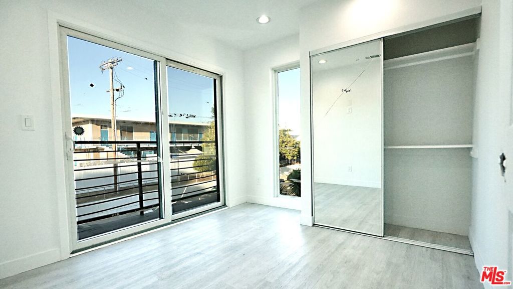 Residential Lease for rent at 4642 St Elmo Drive, Los Angeles, Los Angeles County CA featuring 4 beds and 4 baths