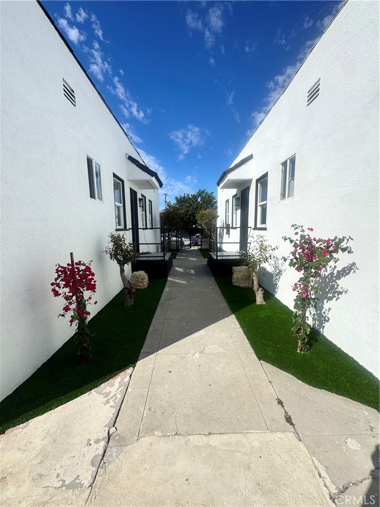 Residential Lease for rent at 1018 E 79th Street, Los Angeles CA featuring 2 beds and 2 baths