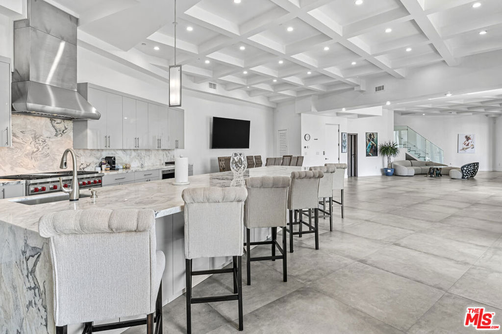 Residential Lease for rent at 6181 Temple Hill Drive, Los Angeles, Los Angeles County CA featuring 5 beds and 6 baths