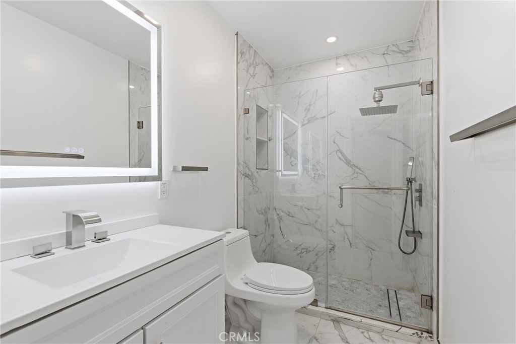 Active for sale at Glendale, CA, Glendale, CA CA and 1 bath