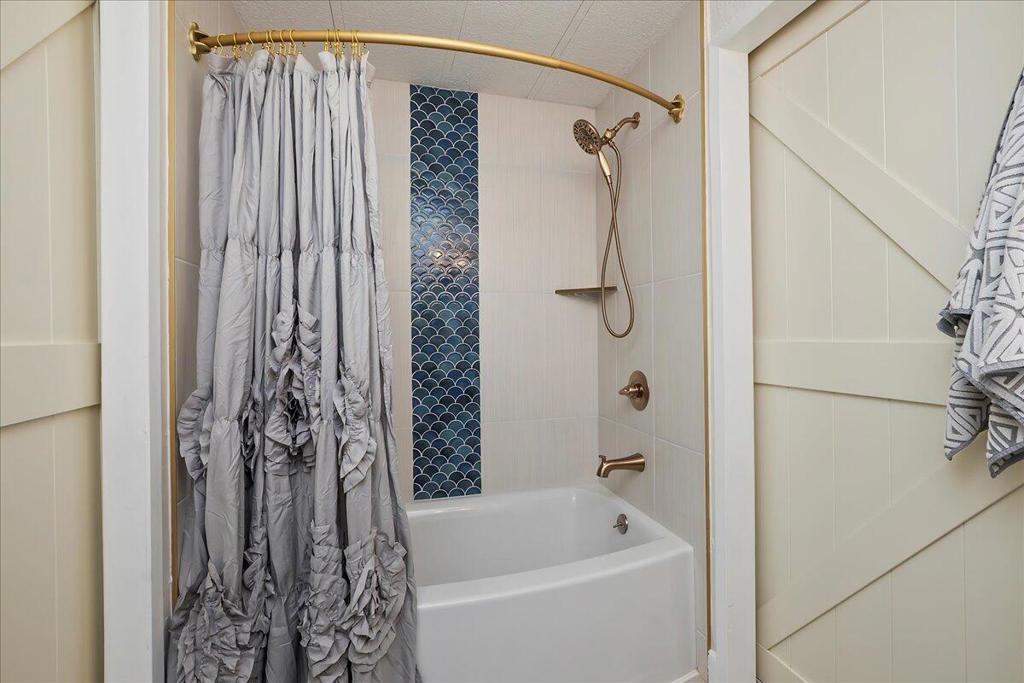 Manufactured In Park for sale at 399 S Paseo Laredo, Cathedral City CA featuring 3 beds and 2 baths