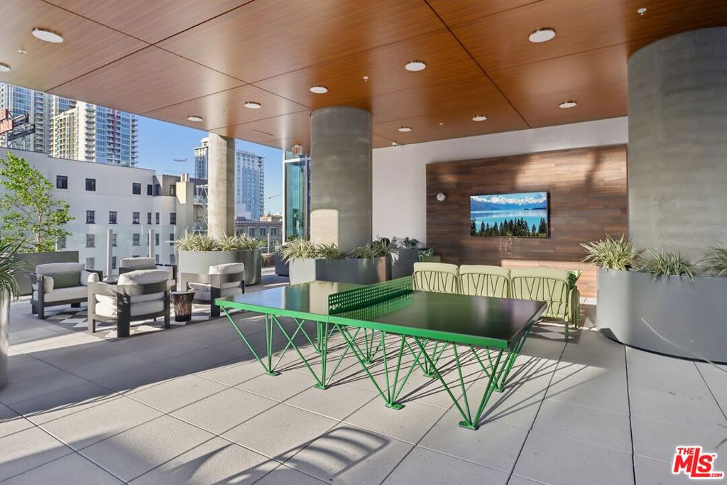 Residential Lease for rent at 800 Broadway PH 2, San Diego, San Diego County CA featuring 3 beds and 3 baths