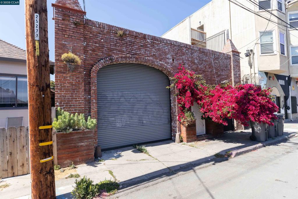 Residential Income for sale at 2521 San Pablo Ave, Oakland CA